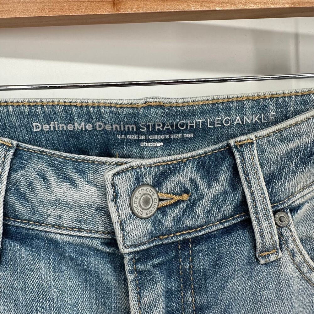 Chico’s DefineMe Denim Straight Leg Ankle Jeans Size 2R Light Wash Distress‎ - Picture 2 of 8